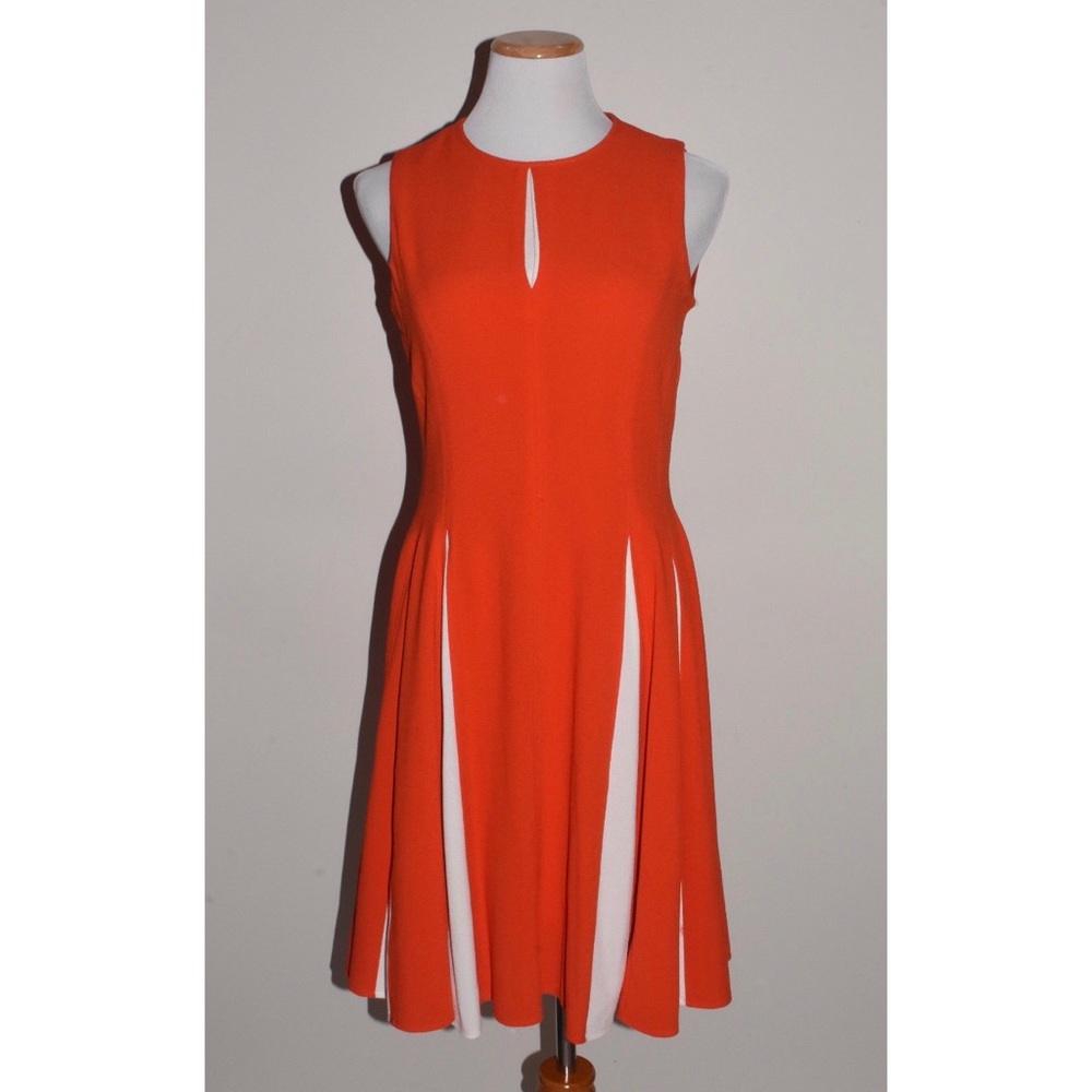 NWT Taylor Poppy/Ivory Dress